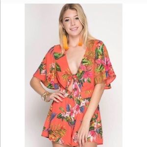 She + Sky Tropical Tie Front Romper Medium